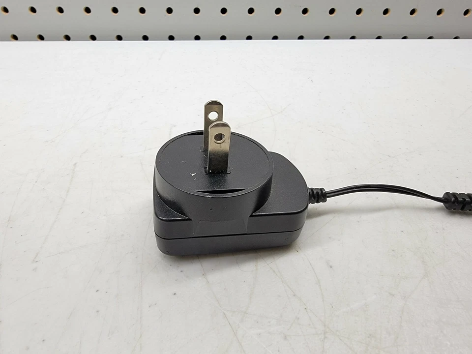 Alcatel (WUS550mA5V00-01) Travel Charger & Cable for Micro USB Devices, b-x - Image 3 of 4