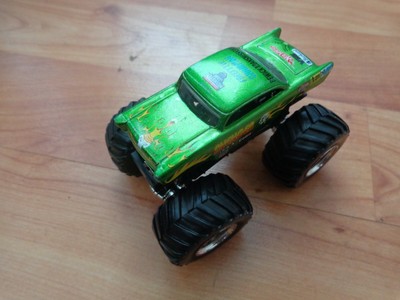 green monster truck toy