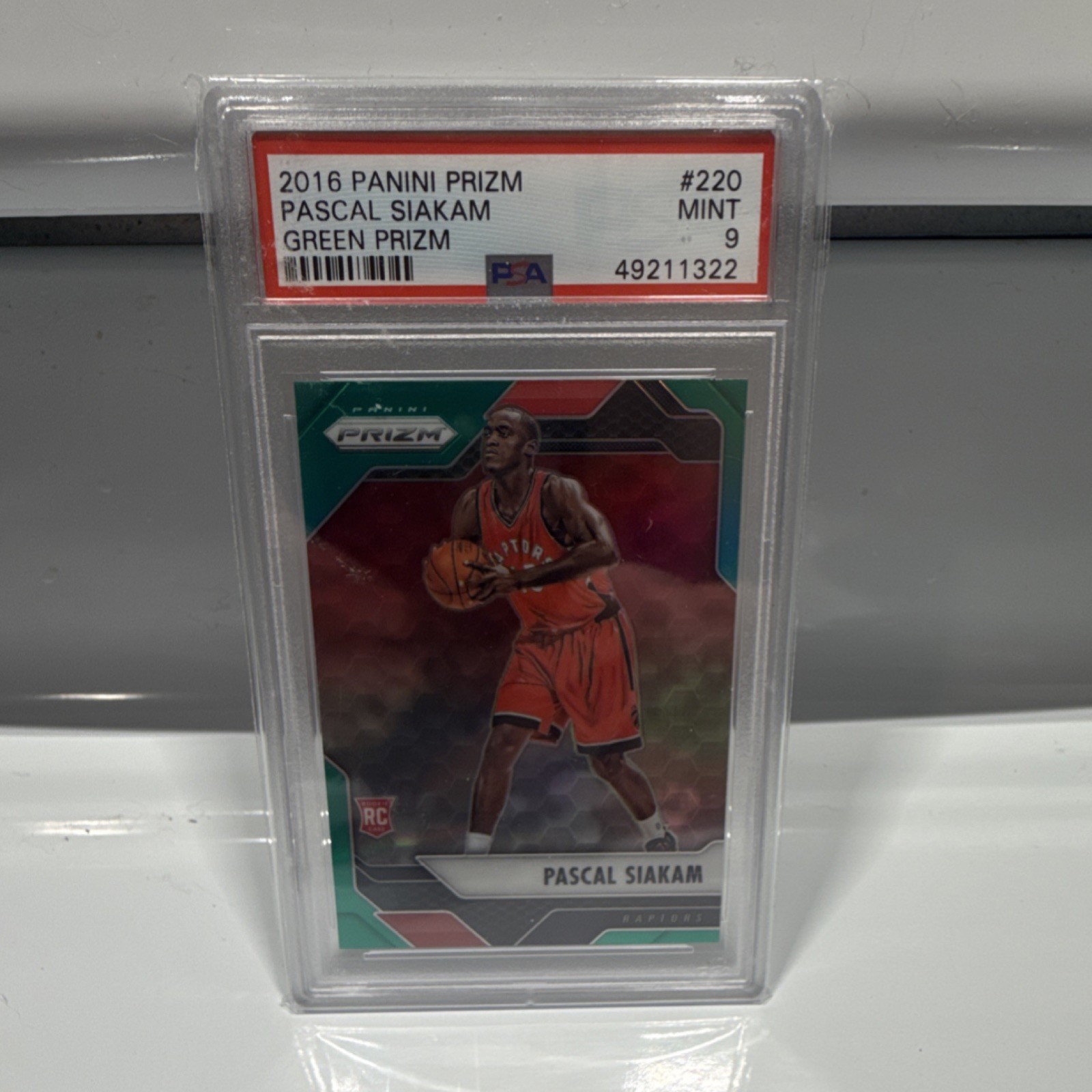 Panini 2016-17 Prizm Pascal Siakam #220 Green Prizm Rookie PSA 9 Raptors