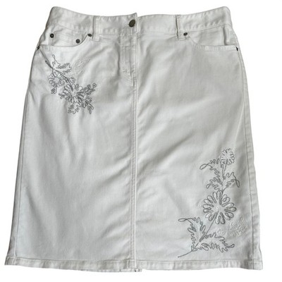 ANN TAYLOR LOFT White Pencil Skirt Silver Embroidered Floral 5 Pocket Denim 10