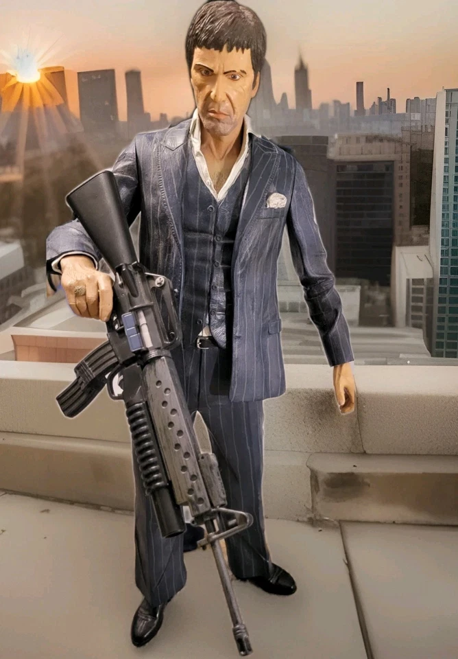Figura de acción parlante NECA Scarface TONY MONTANA 18" escala 1/4 traje azul 2006 Foto 2 de 4