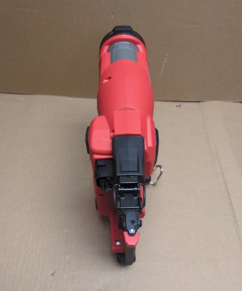[Open-Box] (2746-20) Milwaukee M18 FUEL 18 Gauge Brad Nailer - Image 4 of 4