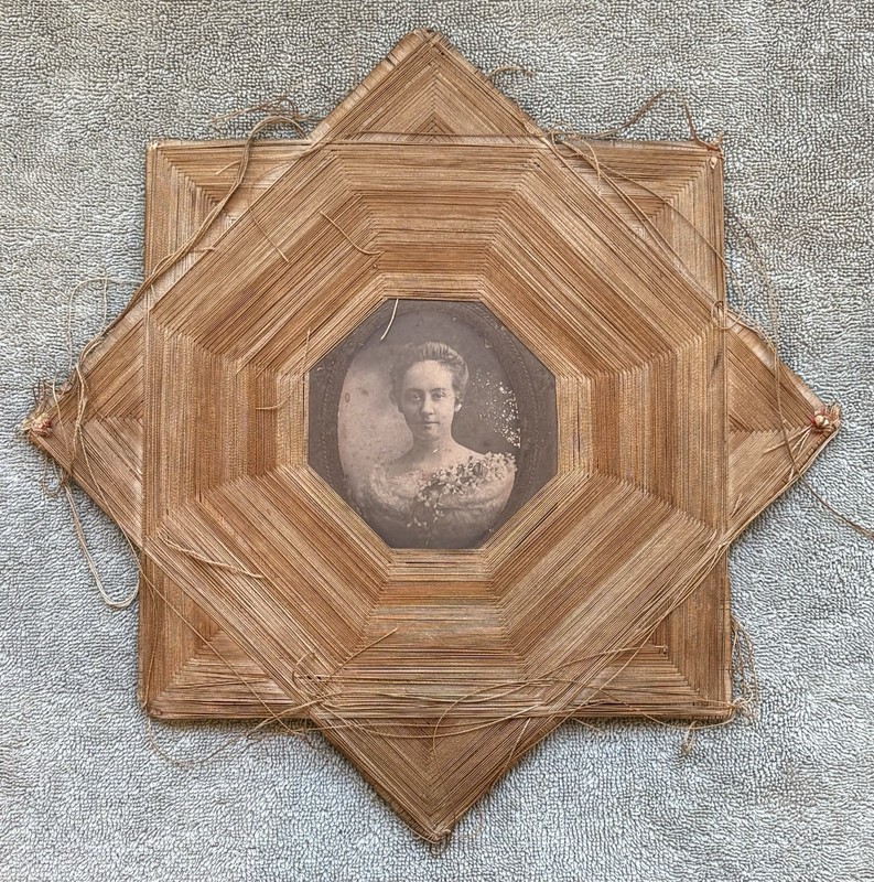 Old Primitive Antique American Vintage Victorian String Picture Frame Folk Art