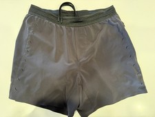 Ten Thousand Męskie spodenki sesyjne Podszewka 5 cali Bieganie Siłownia Trening Czarne Medium 