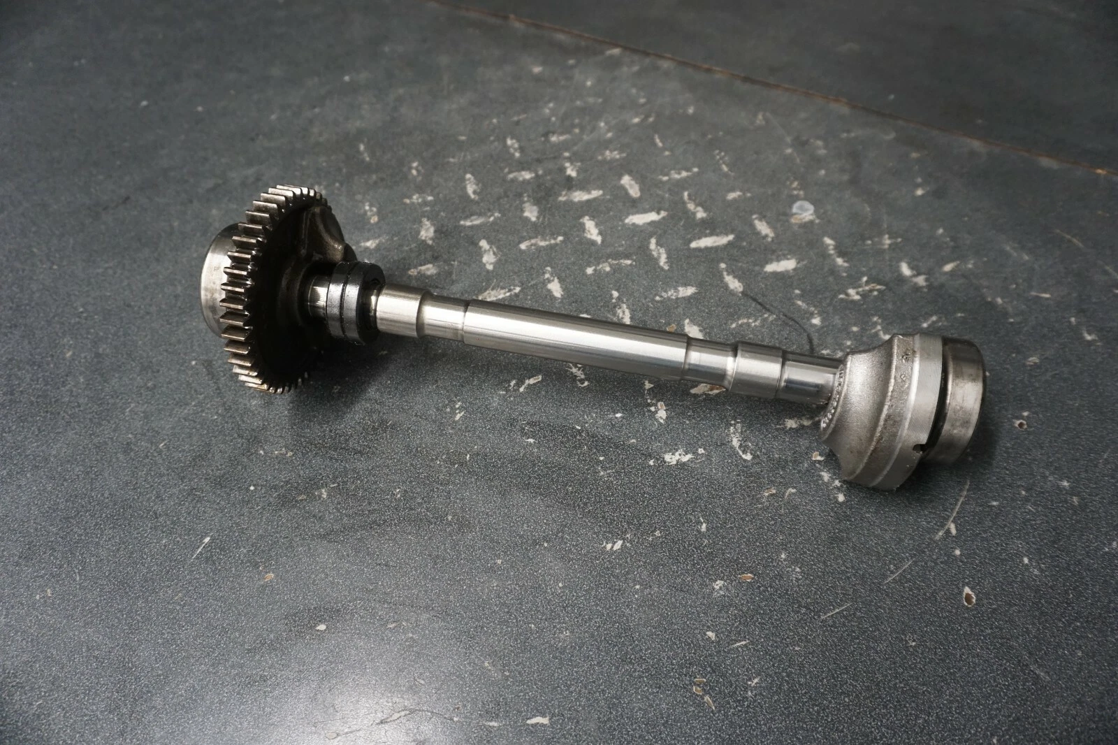 1997-2005 Sea-Doo OEM Counter Balance Shaft Ass'y 290837406 Challenger GSX RFI