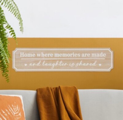 Plakette ''Zuhause, wo Erinnerungen gemacht werden und Lachen geteilt wird'' 50 cm