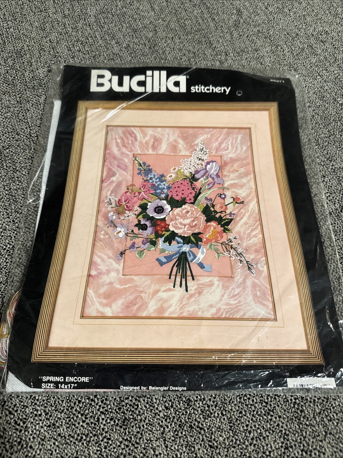 Bucilla Stitchery Kit Spring Encore 40371 Flowers Embroidery 14 x 17 Inch NOS