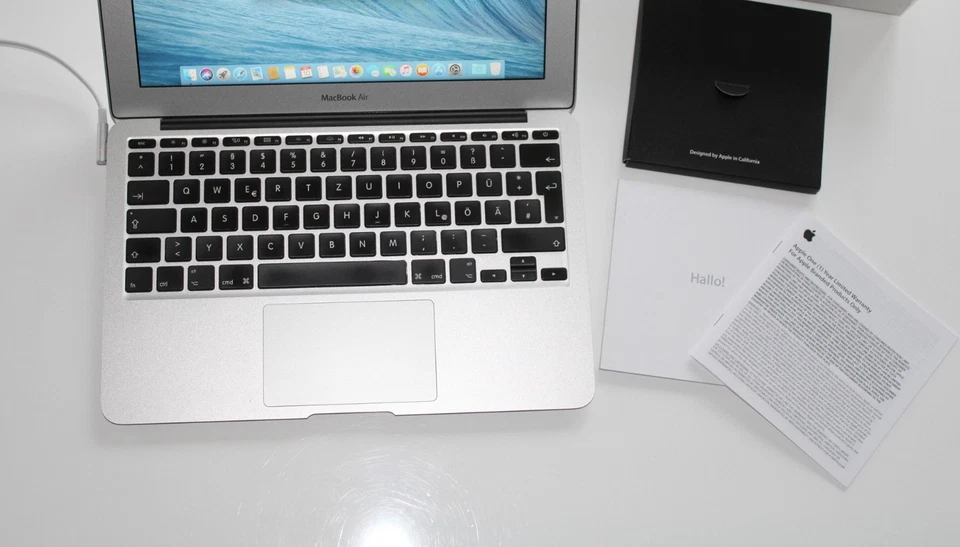 Apple MacBook Air 11" 11,6" 1,8GHz i7 4GB RAM 1333 MHz HD 3000 128GB SSD in OVP - Bild 2 von 4