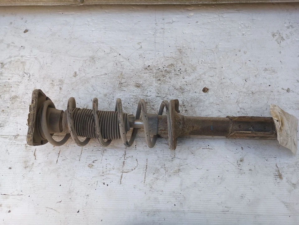 Puntal trasero Chevrolet Malibu 2003 2953680 Foto 3 de 4