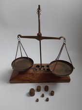 Ancienne petite balance trébuchet bois et laiton 'déco'