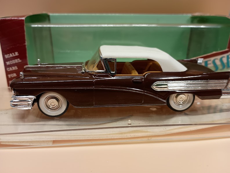 VITESSE 1/43 DIECAST 1958 BUICK SPECIAL CLOSED CABRIOLET BROWN