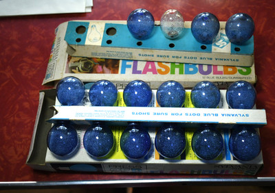 (15) Sylvania Press 25B Blue Dot Flashbulbs Vintage NEW Old Stock