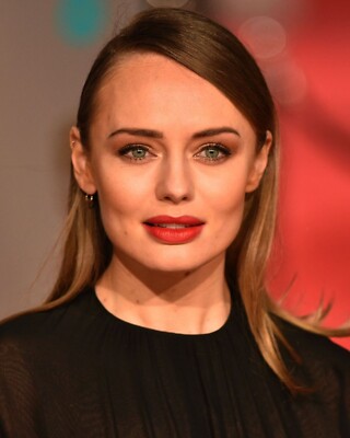 SEXY LAURA HADDOCK 8x10 PHOTO * | eBay