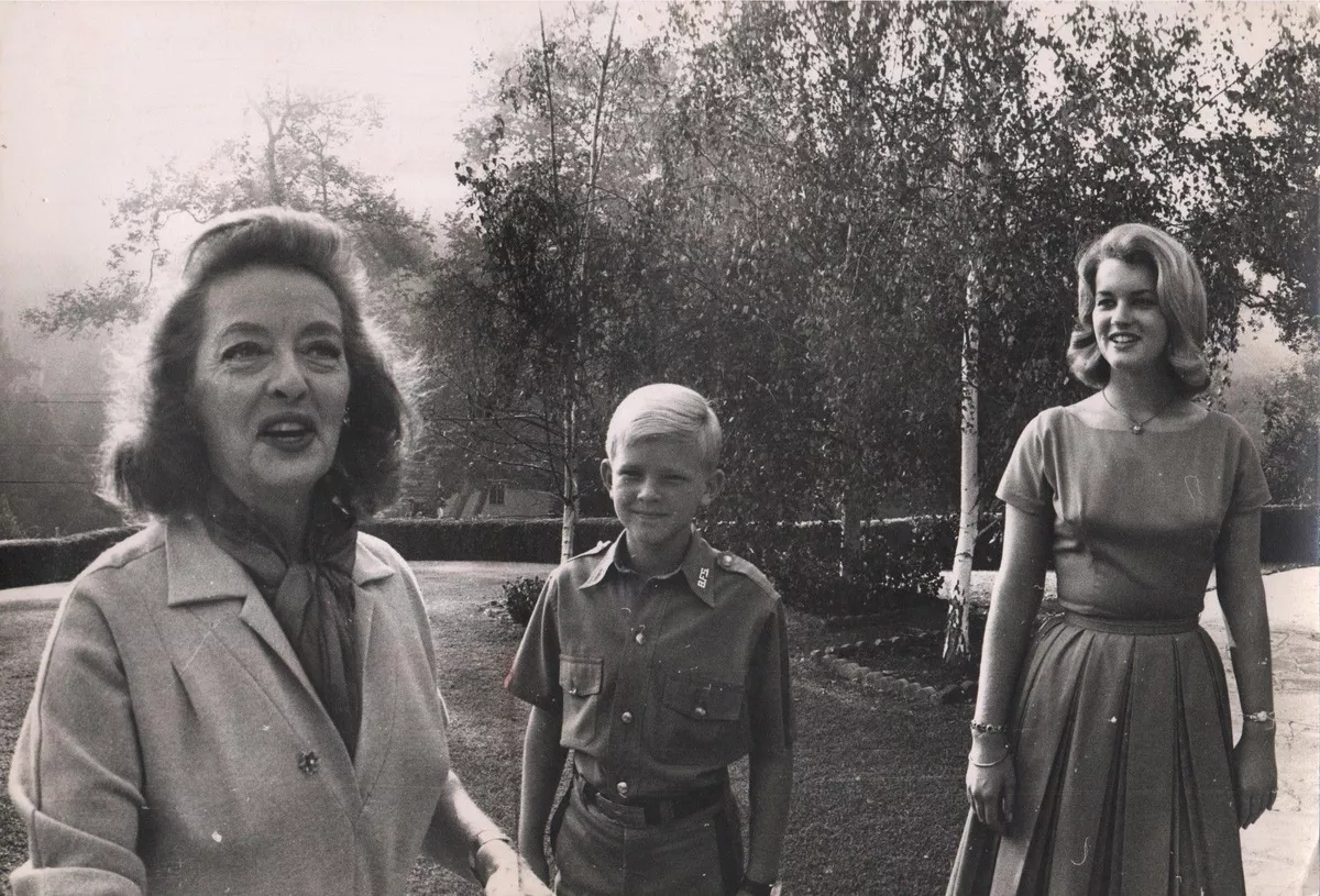 BETTE DAVIS & BARBARA SHERRY - Original Vintage CANDID Photo - 1962 | eBay