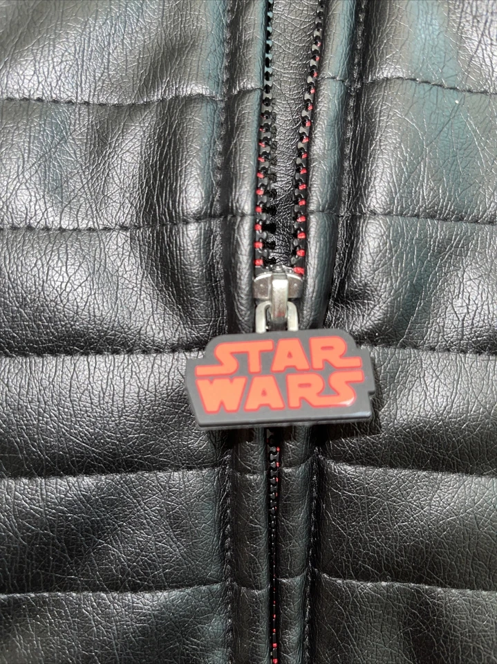 Disney Store Kylo Ren Chaqueta con Capucha Negra Sudadera con Capucha Star Wars Con Capa Nueva Sin Etiquetas 5/6 Foto 2 de 4