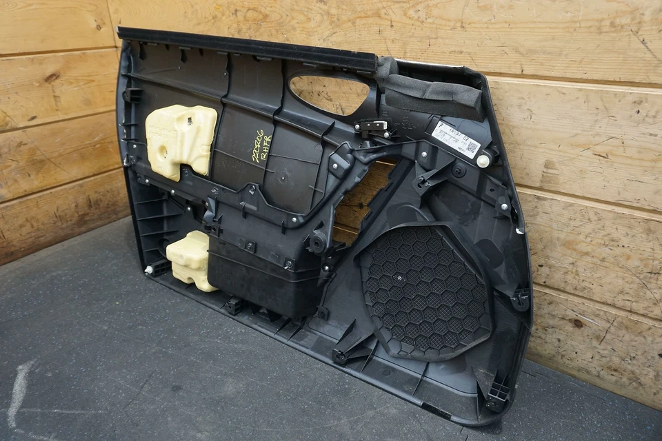 Panel interior puerta pasajero delantero derecho negro F151458SA Mazda RX8 06-08 Foto 3 de 4