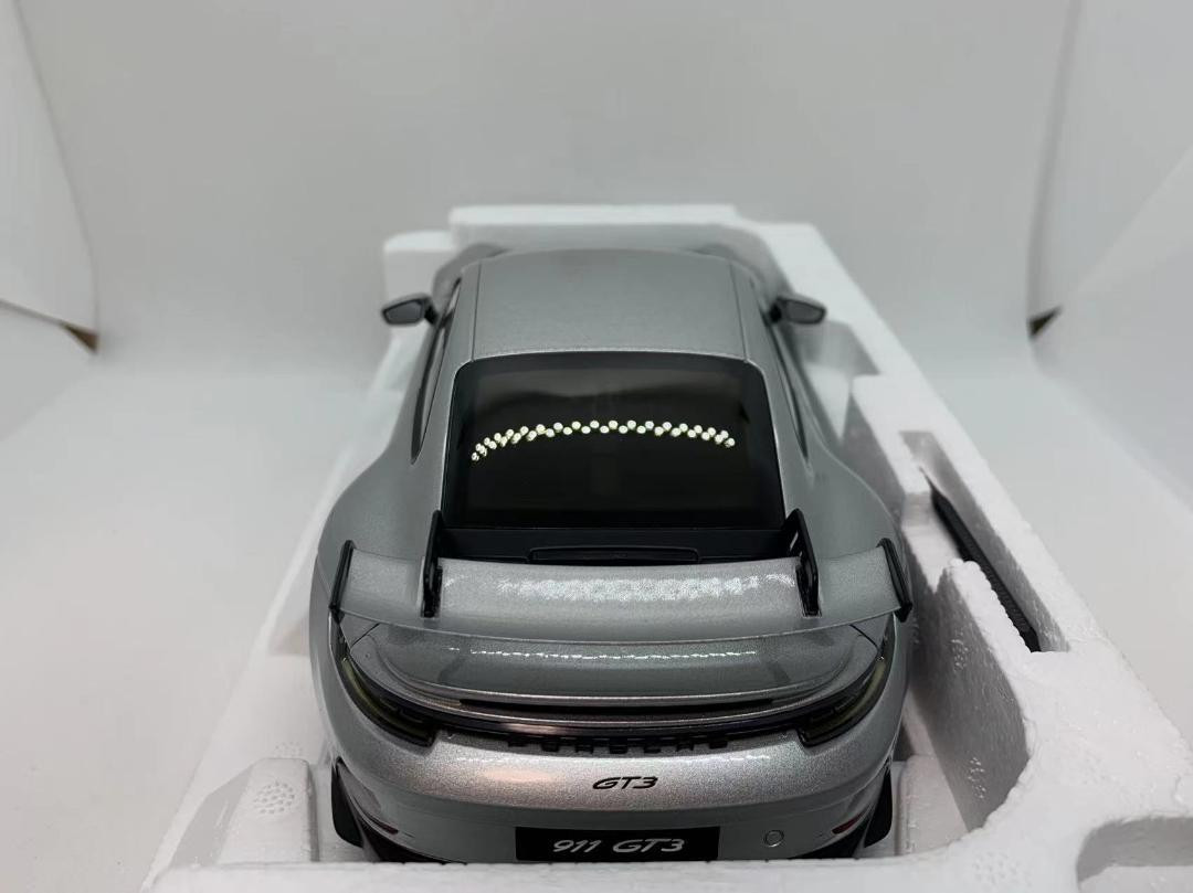 Porsche 1/18 scale minicar 911 GT3 2021 304-032 Norev Box damaged
