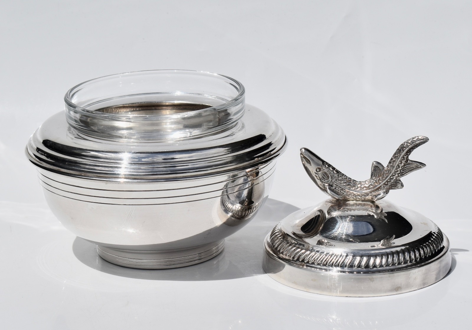 Vtg 4 Piece Silver Plate Caviar Serving Bowl With Glass Dish Insert, Fish Finial