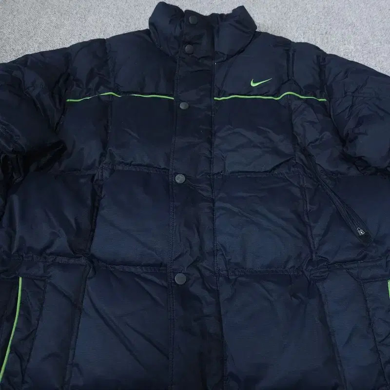 LG G G Nike Padded Jacket Size L Vintage Outerwear