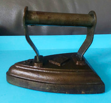 Antique Metal Sad Iron Flat Iron with Handle Brown Metal Soleplate