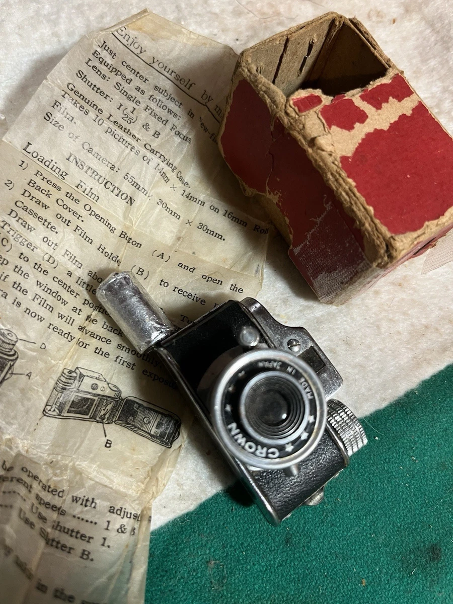 1955 Ancien appareil photo miniature Le TOYACA 16 Japon