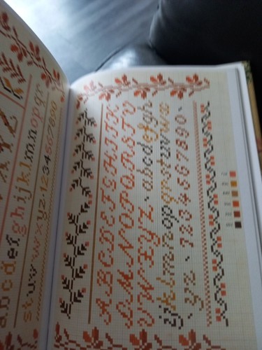 Sheila Coulson MAKING YOUR OWN CROSS STITCH GIFTS BOOK HARDBACK Crafts* - Picture 9 of 9