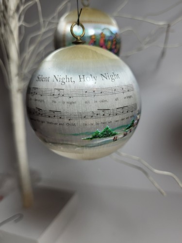 Lot of 6 Vintage Satin Silk Ball Christmas Ornaments Religious Theme - Picture 4 of 5
