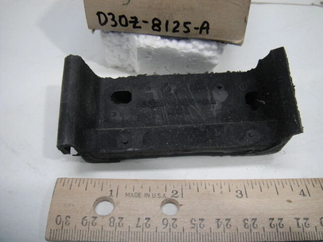 NOS 原始设备制造商 正品 福特 1973 年 Gran Torino Sport T-Bird 散热器 安装 绝缘子 — 第 4/4 张图片