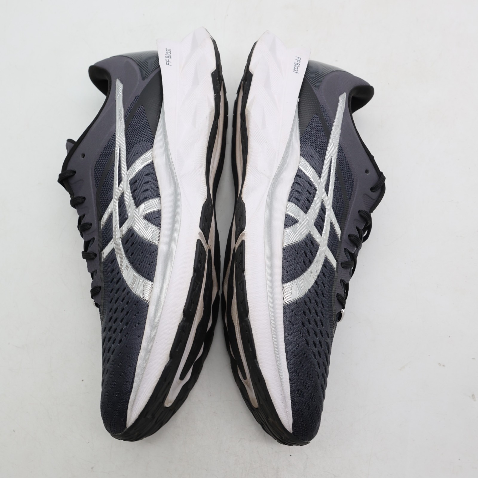 Asics Novablast Platinum Men’s Size 11 Black/Carrier Grey’ Running Sneakers thumbnail 8