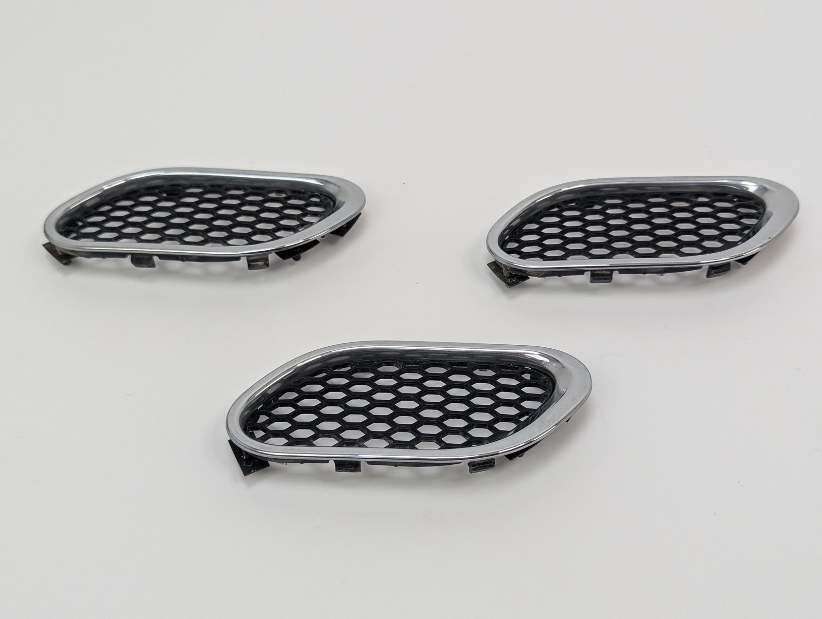 Maserati Quattroporte 2003-2012 Right Vent grilles Set P/N 69283200