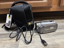 NICE Canon Vixia HF R200A Full HD Video Digital Camcorder Camera 28x Zoom w Case