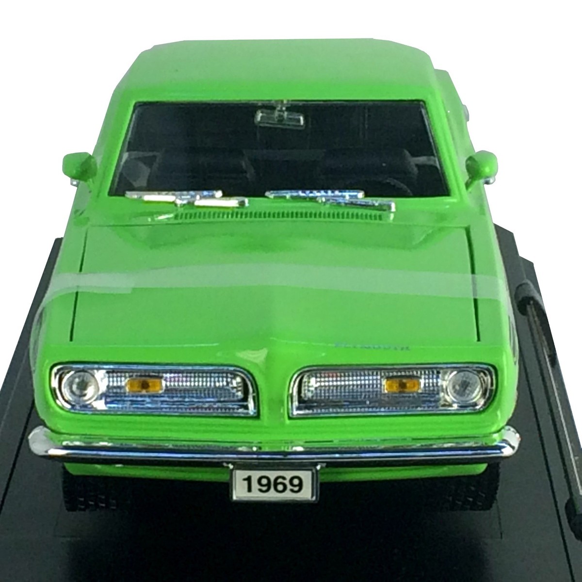 ROAD LEGENDS 1969 PLYMOUTH BARRACUDA BRIGHT GREEN 1:18 SCALE! | eBay