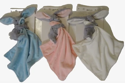 TJM PURE BABY BUNNY PLÜSCH BETTDECKE MIT OPTION ZUR PERSONALISIERUNG (ROSA/BLAU/WEISS)