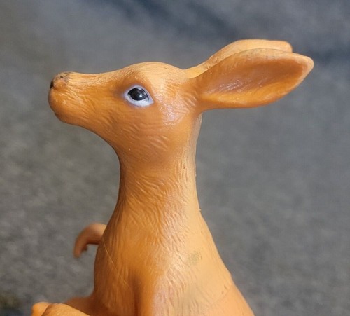 4" Kangaroo with Baby in Pouch Plastic Toy Cake Topper - Picture 3 of 12
