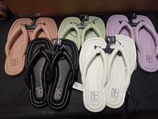 NWT No Boundaries Women's Puffy Faux Leather Thong Flip Flop Sandals Size 8