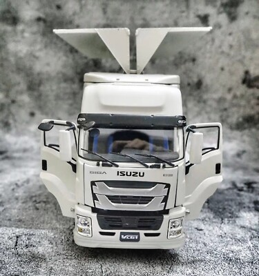 ISUZU GIGA 1/32 トラックモデル 1/32 ISUZU /China CHONGQI ISUZU GIGA Truck Dealer edition