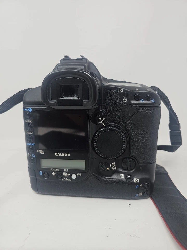 Cámara digital Canon EOS 1D Mark II N 8,2 MP SLR y cargador, necesita batería nueva.  Foto 3 de 4