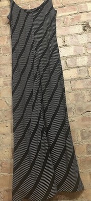Wallis Maxikleid diagonal gestreift Größe 14 38 ''Viskose schwarz & weiß 44,5'' Länge
