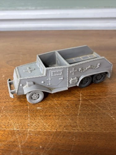 MARX BATTLEGROUND/DESERT FOX-LIGHT GRAY GERMAN APC Plastic Vehicle