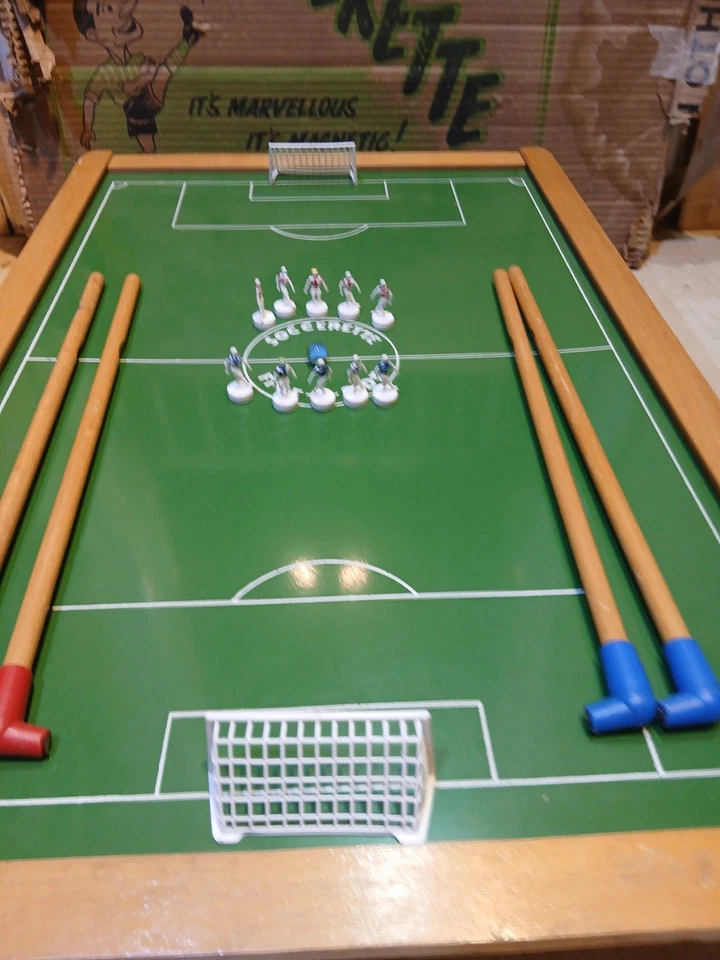 VINTAGE 1950'S SOCCERETTE Toy Board FOOTBALL GAME FIVE A SIDE TABLE Complete Set - Image 3 of 4