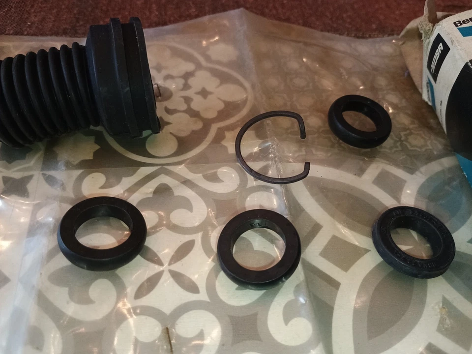 NEW 22mm DBA BENDIX MASTER CYLINDER REPAIR KIT - 1407253 - Image 2 of 4