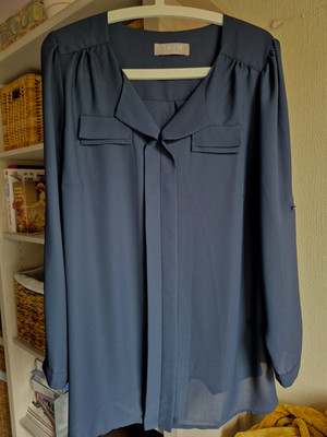 Elegante Bluse von Thomas Rath Gr 46 Dunkelblau Ärmel variabel Chiffon Longbluse