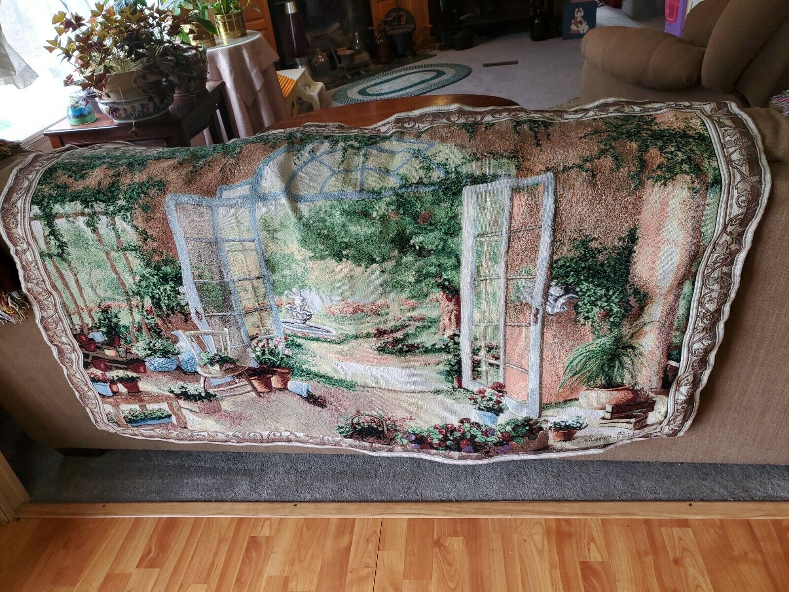 Vintage Beautiful wall hanging Tapestry - 54” x 36” - Lined - Beautiful 