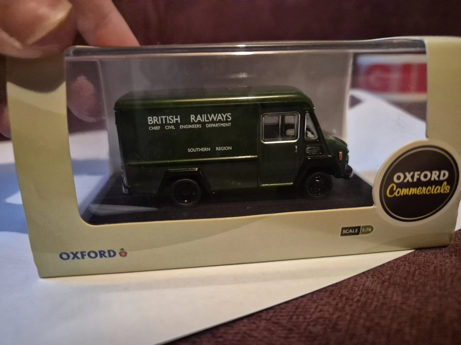 VANS Oxford Diecast 1:76 Commercial Walk Thru Van British Railways (verde)