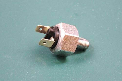 TRIUMPH TR3 (FROM TS13046) TR3A, TR4 & TR4A BRAKE LIGHT SWITCH - 第 1/1 張圖片