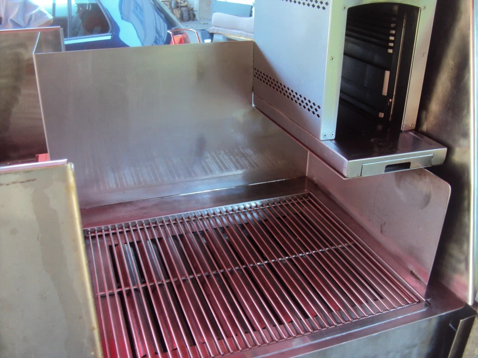 Gulaschkanone ganz Edelstahl fahrbar Dach, 2 Grills Pfanne, 2 Kessel Imbisswagen - Bild 3 von 4