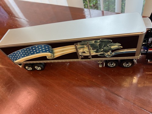 Franklin Mint Peterbilt Truck & Refrigerated Trailer Die-Cast Model 379 W/ Case - Picture 8 of 24