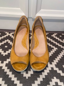 mustard open toe heels