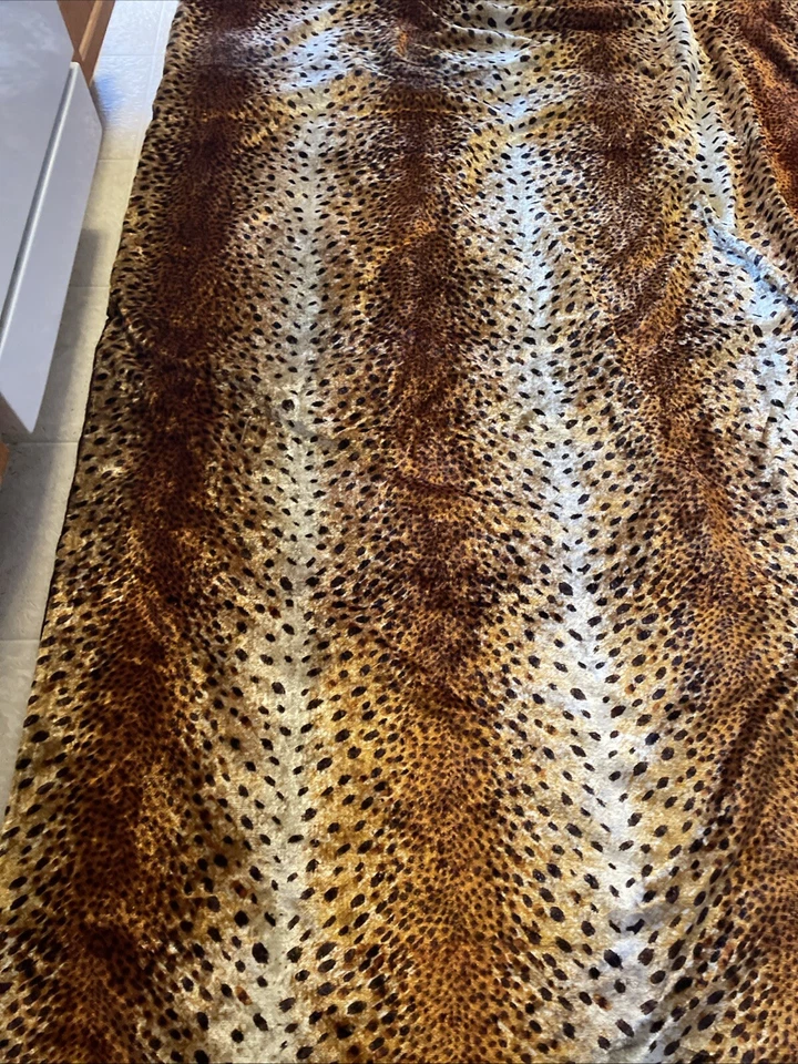 Funda nórdica leopardo completa reina usada en excelente estado 80” x 92” estampado animal leopardo. Excelente. Foto 4 de 4