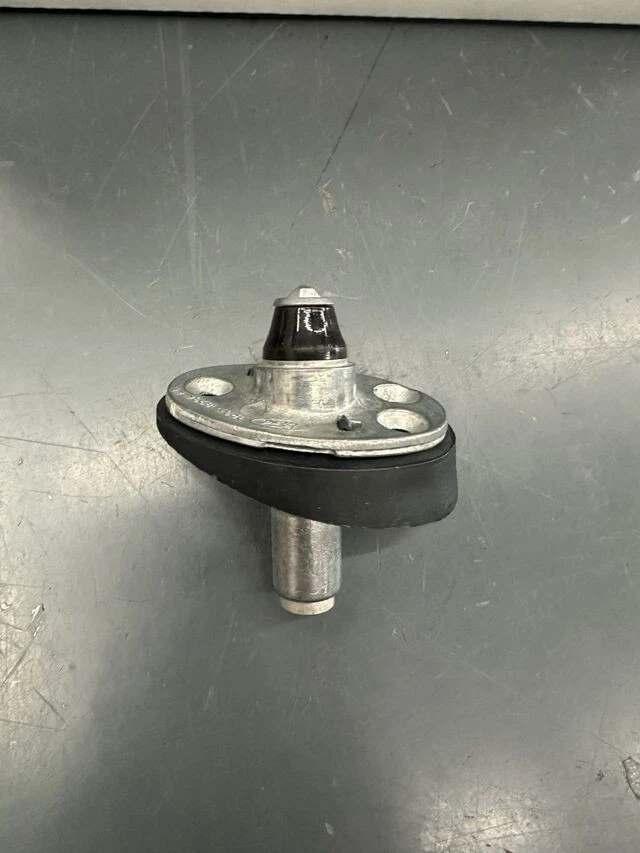 Soporte base antena radio Ford original 3C2Z-18936-AA Foto 4 de 4